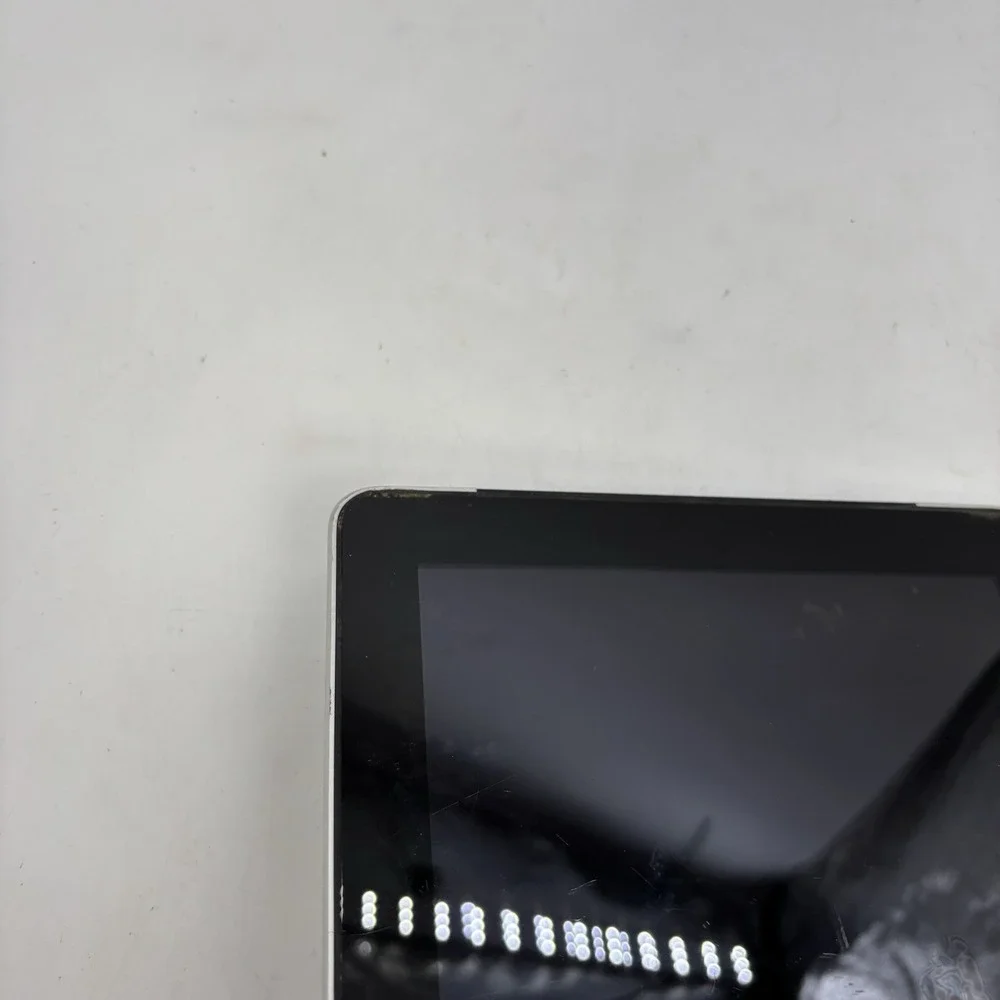 iPad 32GB A1337 Broken Doesn't Turn On Silver Parts Or Repair Bundle